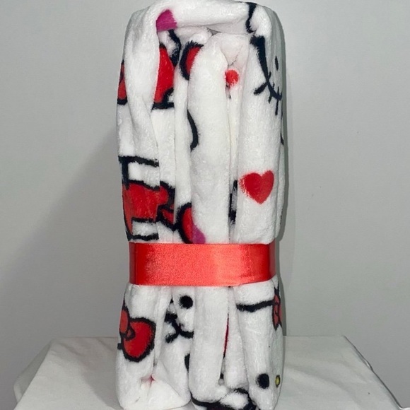 Hello kitty Twin Blanket NEW - Picture 2 of 2
